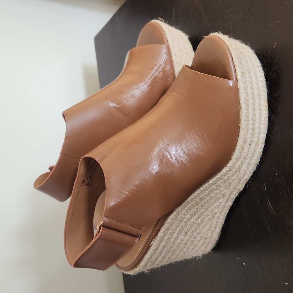 AEROSOLES Tan Leather Espadrille Wedge Sandals